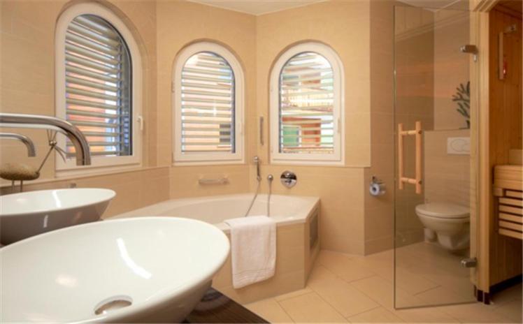 דירות לויקרבאד Residenz Ambassador B11 חדר תמונה